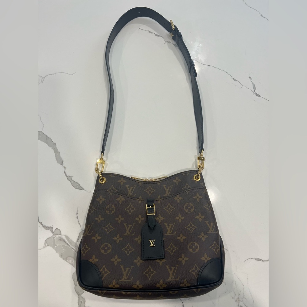 Authentic Louis Vuitton Odéon PM cross body. Black and monogram.
